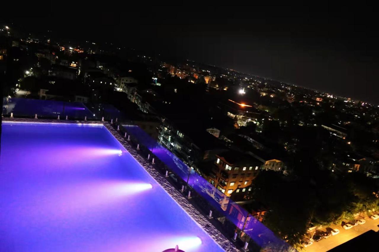 Hotel Sanchaung Yangon Bagian luar foto