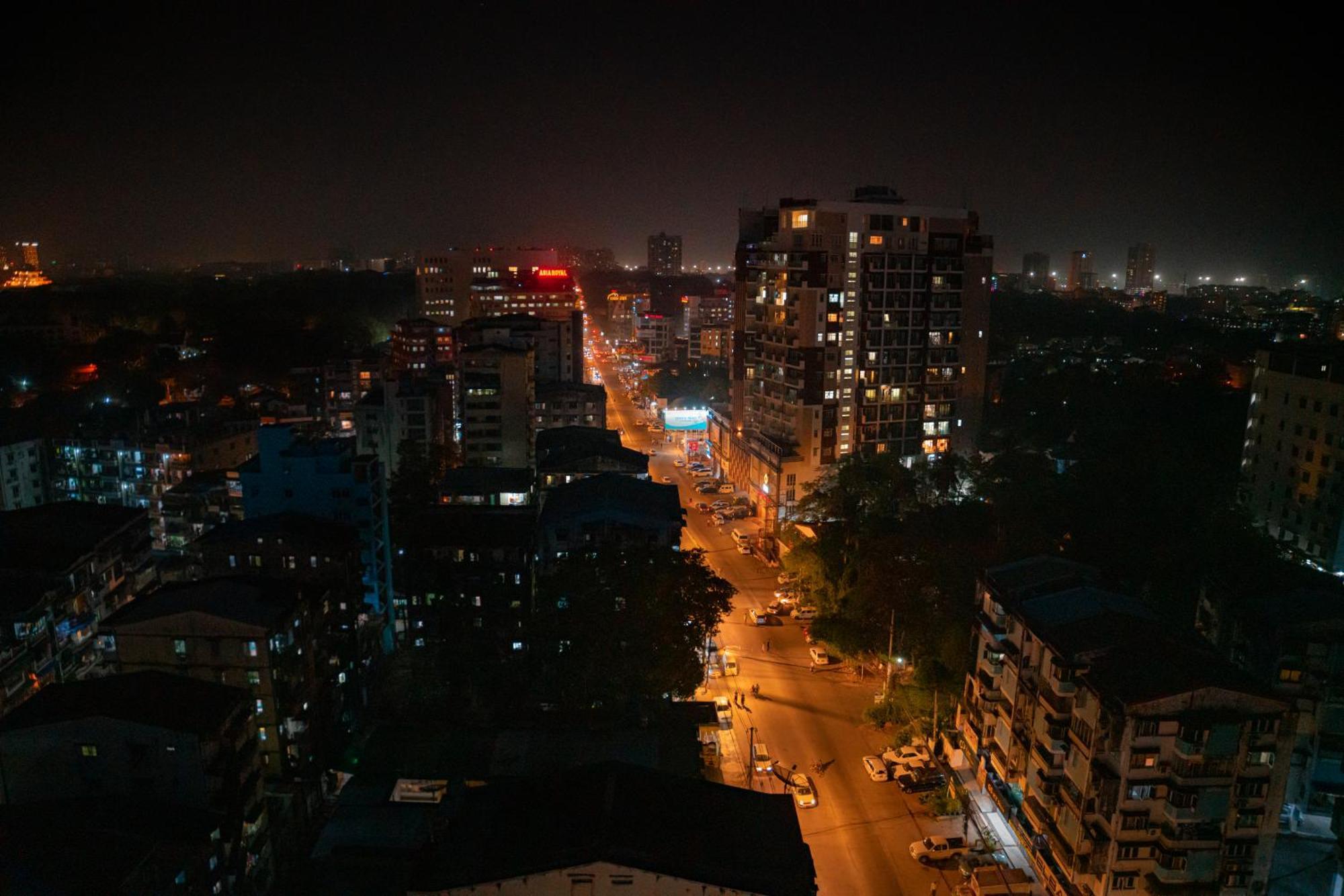 Hotel Sanchaung Yangon Bagian luar foto